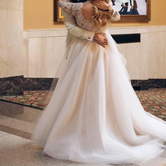 Wedding Dress - Picture 2 of 4